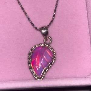 Elegant Pink Leaf Pendant Necklace  stanlee steel